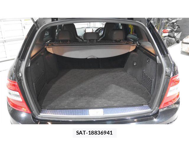 Amg C-CLASS 2010-03 8657963-17