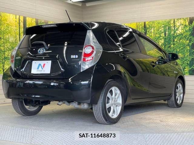 Toyota AQUA 2013-10 498422-17