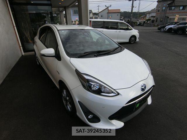 Toyota AQUA 2018-12 606871-11
