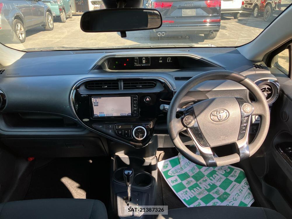 Toyota AQUA 2018--3 829387-12