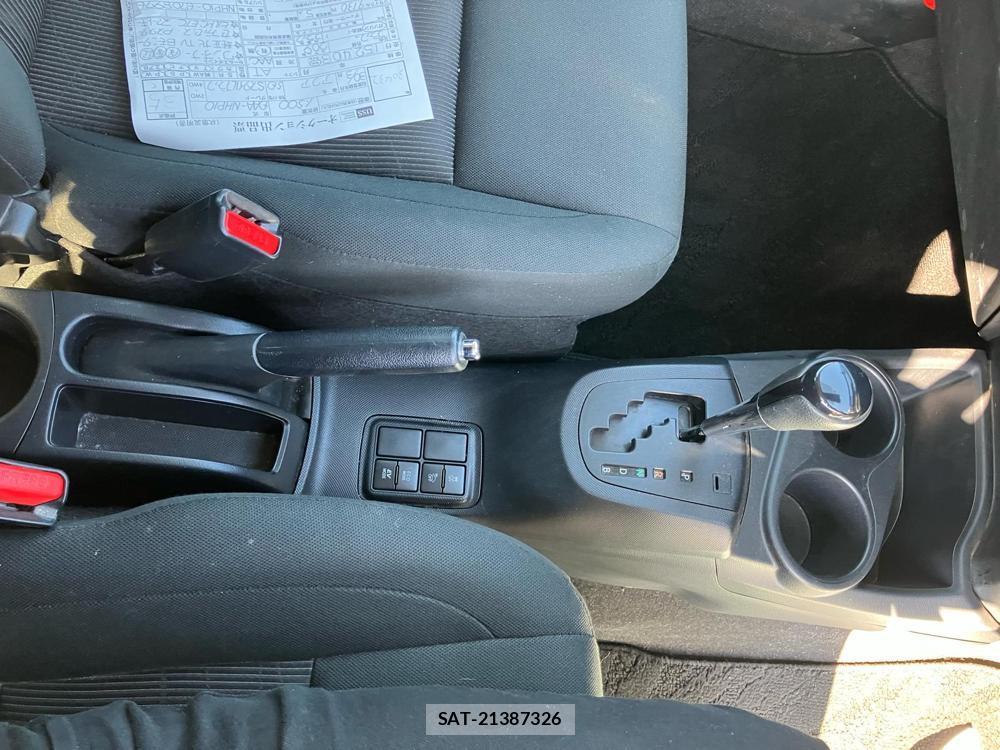 Toyota AQUA 2018--3 829387-21