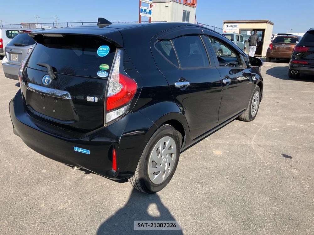 Toyota AQUA 2018--3 829387-2