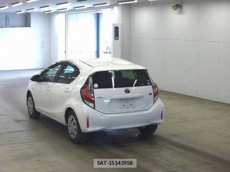 Toyota AQUA 2018-18 864897-2