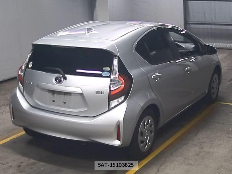 Toyota AQUA 2018-18 864598-1