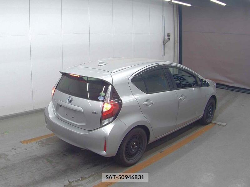 Toyota AQUA 2018 922451-1