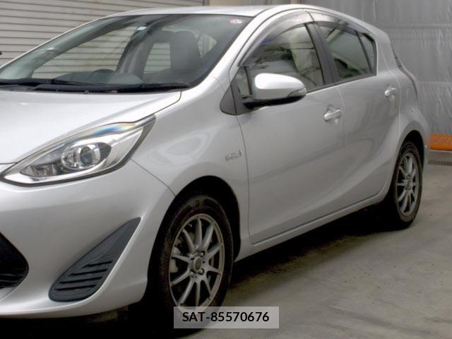 Toyota AQUA 2018-04 1184004-1