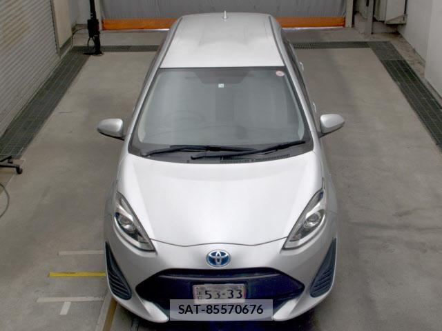 Toyota AQUA 2018-04 1184004-2