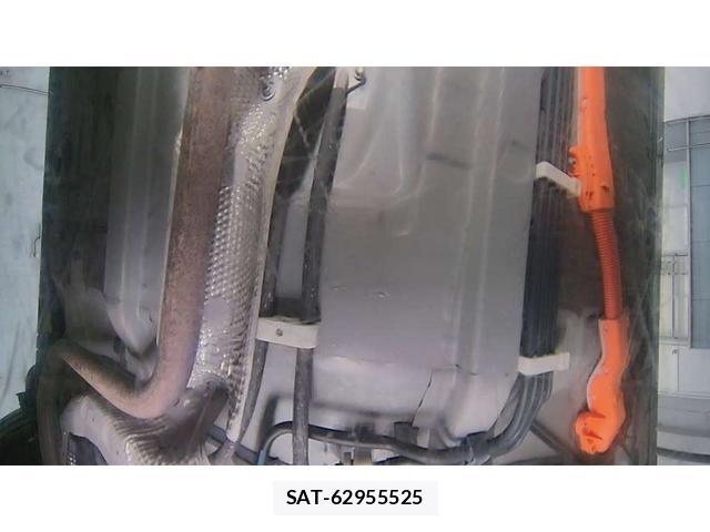 Toyota AQUA 2018-07 1184003-11