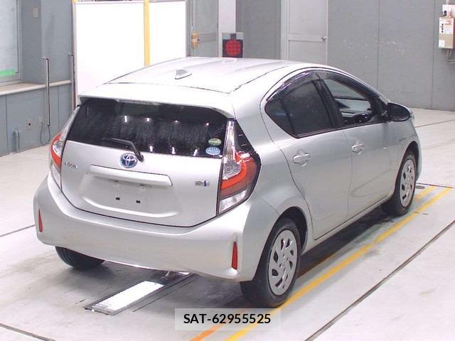 Toyota AQUA 2018-07 1184003-2