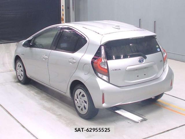 Toyota AQUA 2018-07 1184003-3
