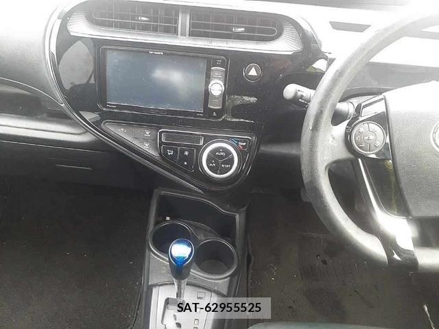 Toyota AQUA 2018-07 1184003-8