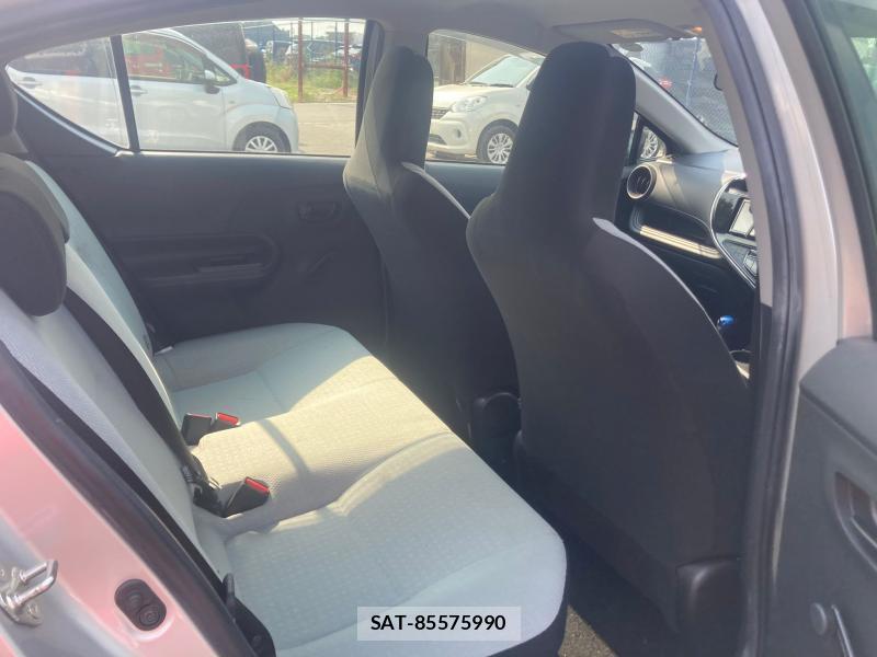 Toyota AQUA 2018 1226795-9