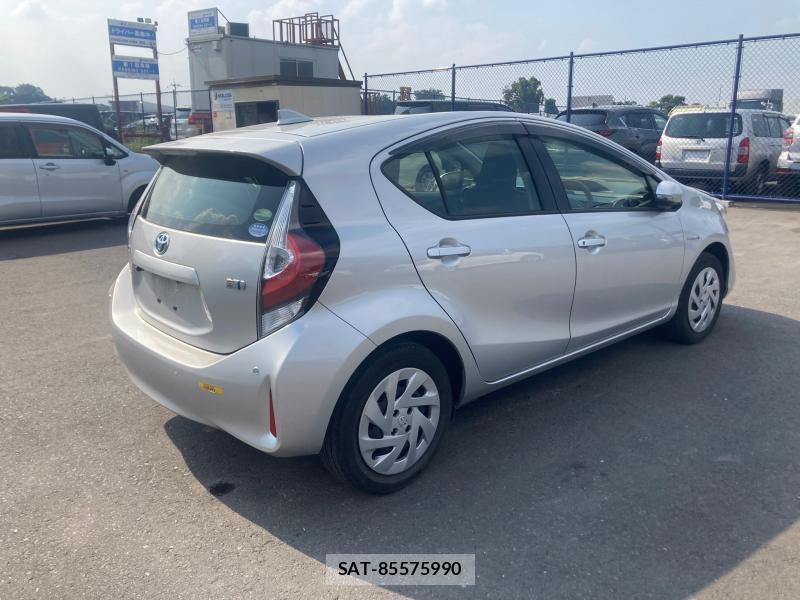 Toyota AQUA 2018 1226795-2