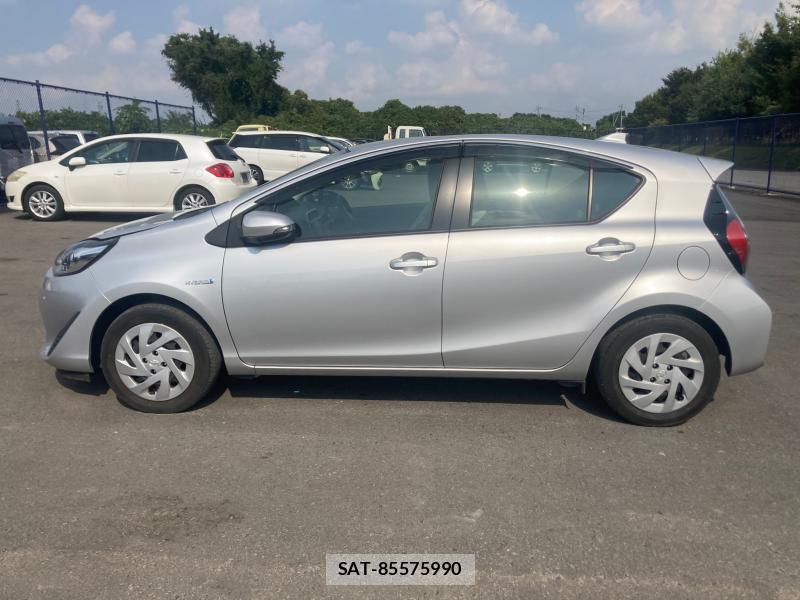 Toyota AQUA 2018 1226795-5