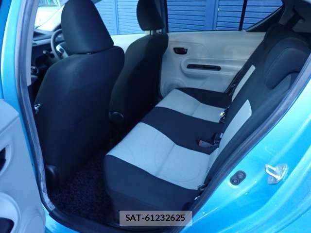 Toyota AQUA 2012-01 1310205-10
