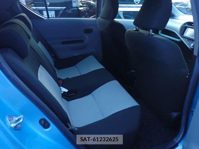 Toyota AQUA 2012-01 1310205-11