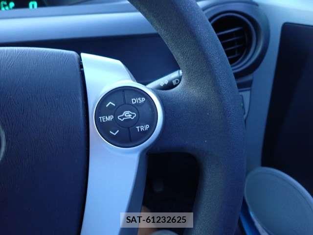 Toyota AQUA 2012-01 1310205-18