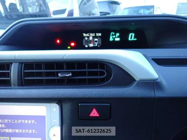 Toyota AQUA 2012-01 1310205-19