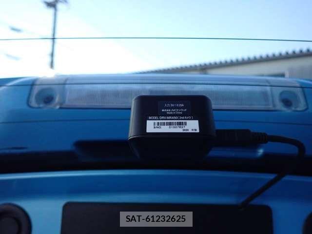 Toyota AQUA 2012-01 1310205-7