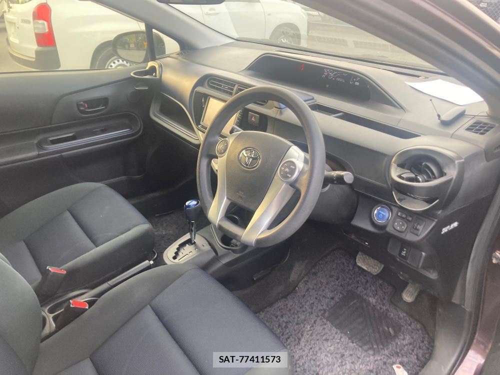 Toyota AQUA 2018 1427295-11