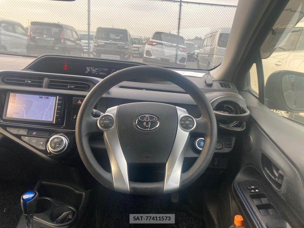 Toyota AQUA 2018 1427295-13