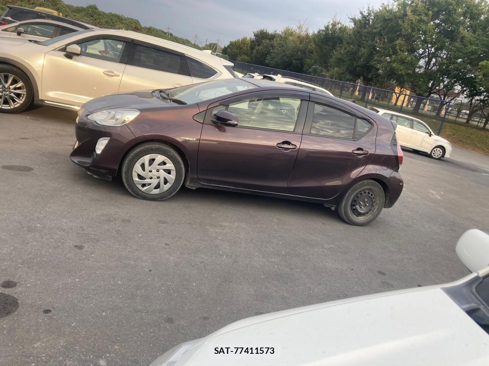 Toyota AQUA 2018 1427295-1