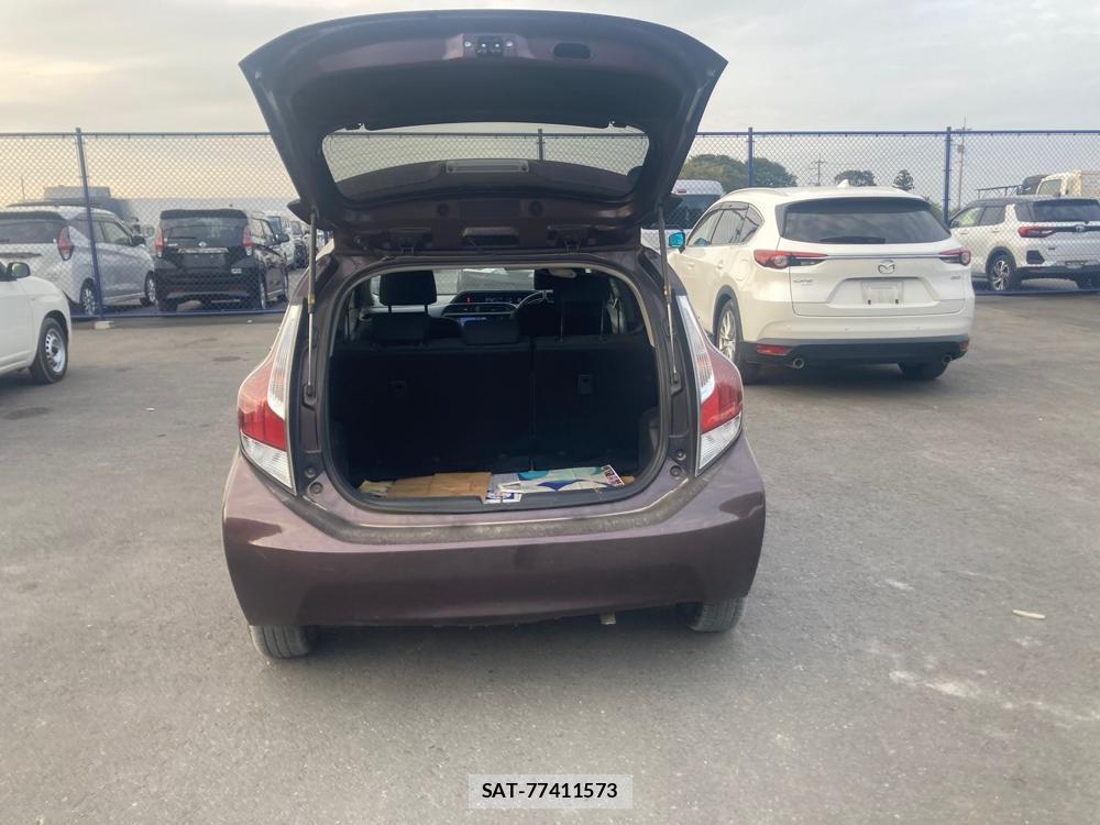 Toyota AQUA 2018 1427295-29
