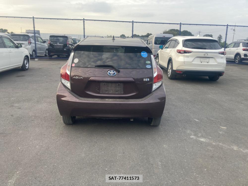 Toyota AQUA 2018 1427295-3