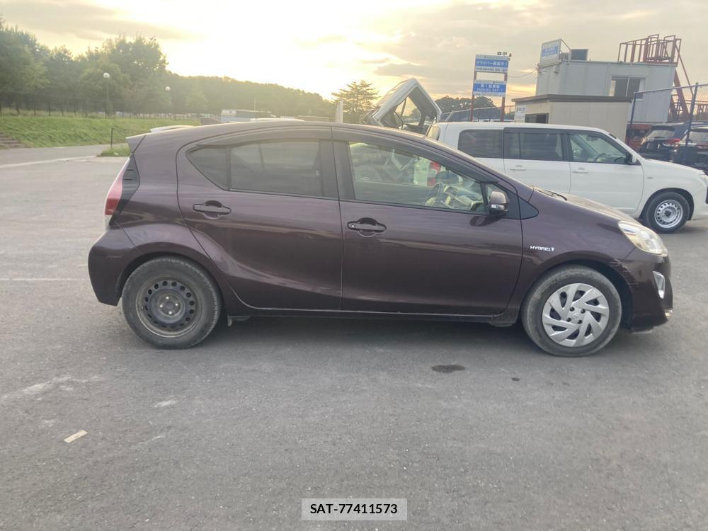 Toyota AQUA 2018 1427295-5
