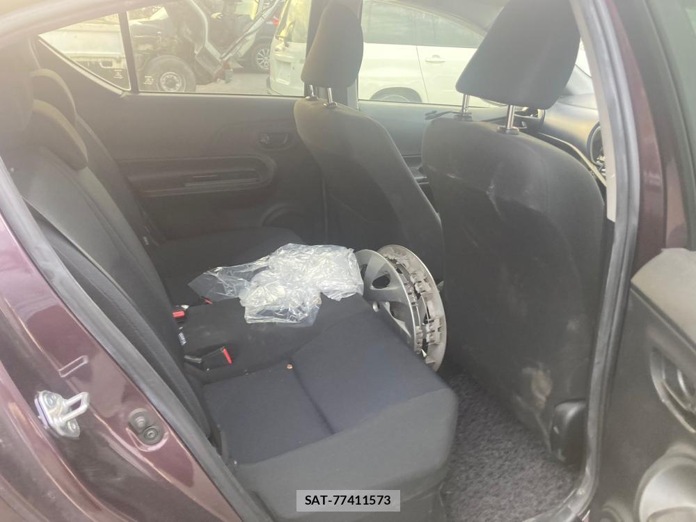 Toyota AQUA 2018 1427295-8