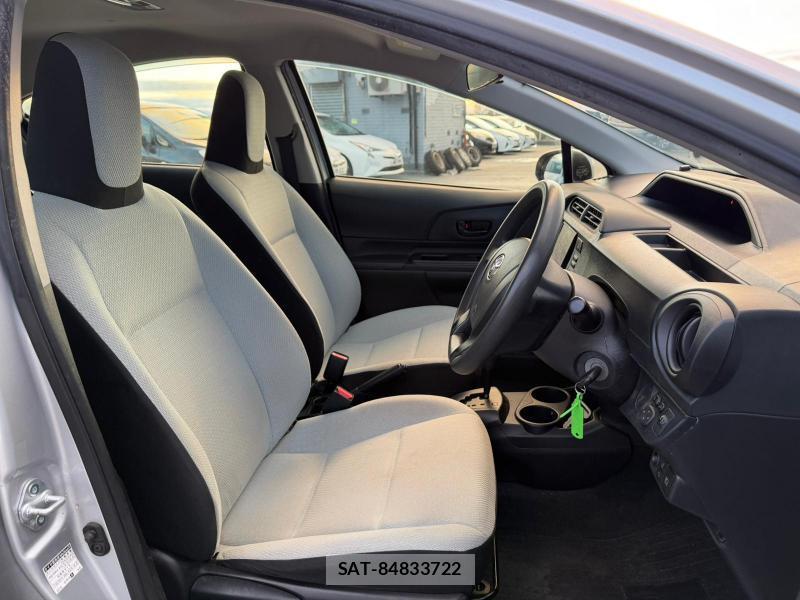 Toyota AQUA 2017-06 1297107-19