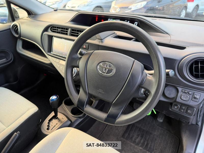Toyota AQUA 2017-06 1297107-22