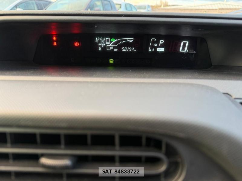 Toyota AQUA 2017-06 1297107-23