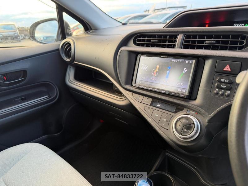 Toyota AQUA 2017-06 1297107-24