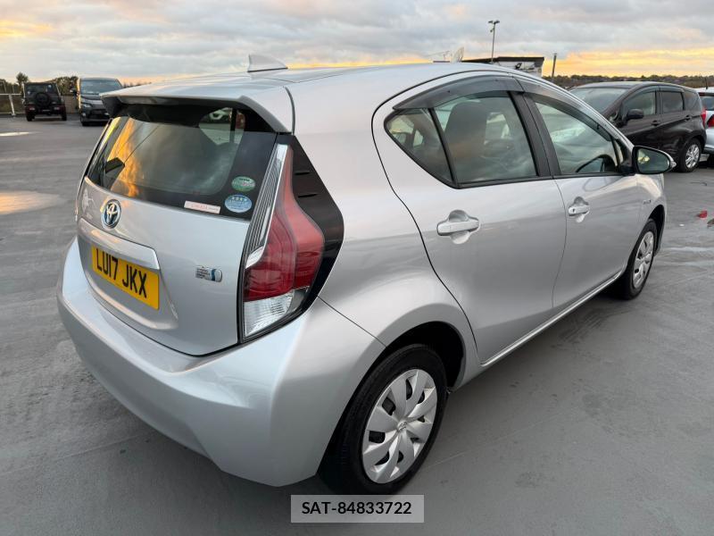 Toyota AQUA 2017-06 1297107-6