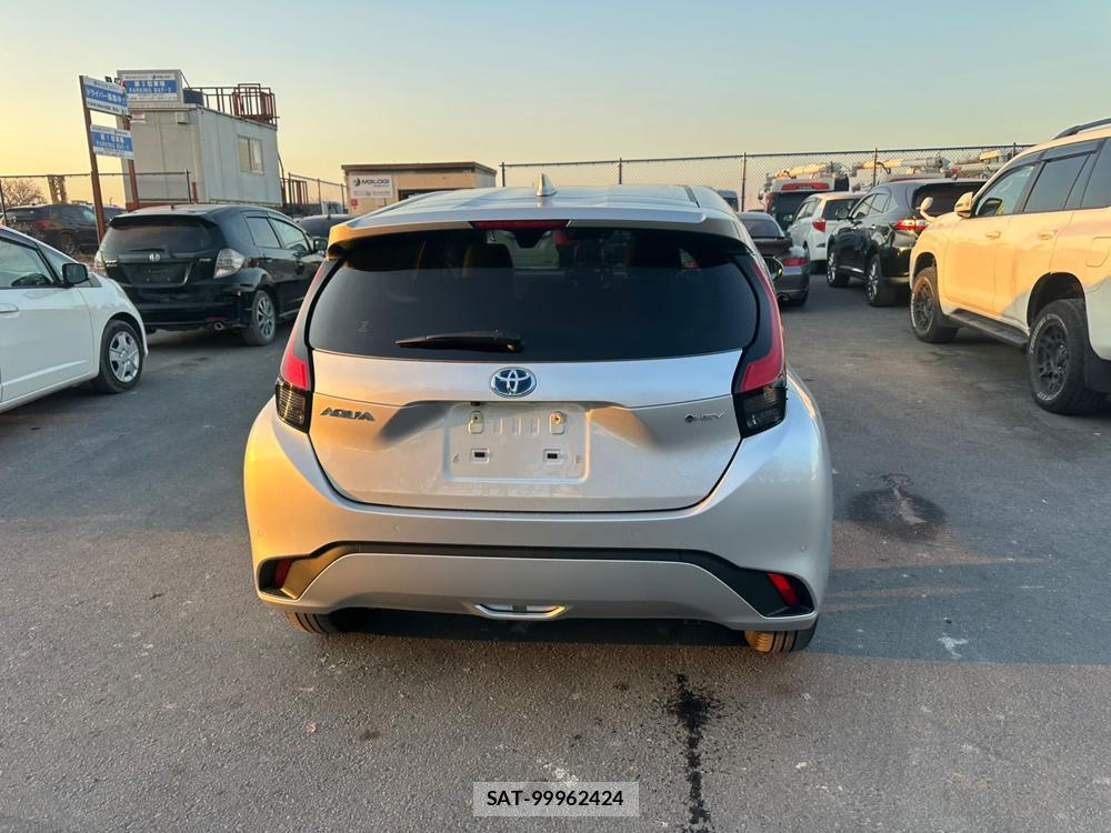 Toyota AQUA 2025 1797344-3