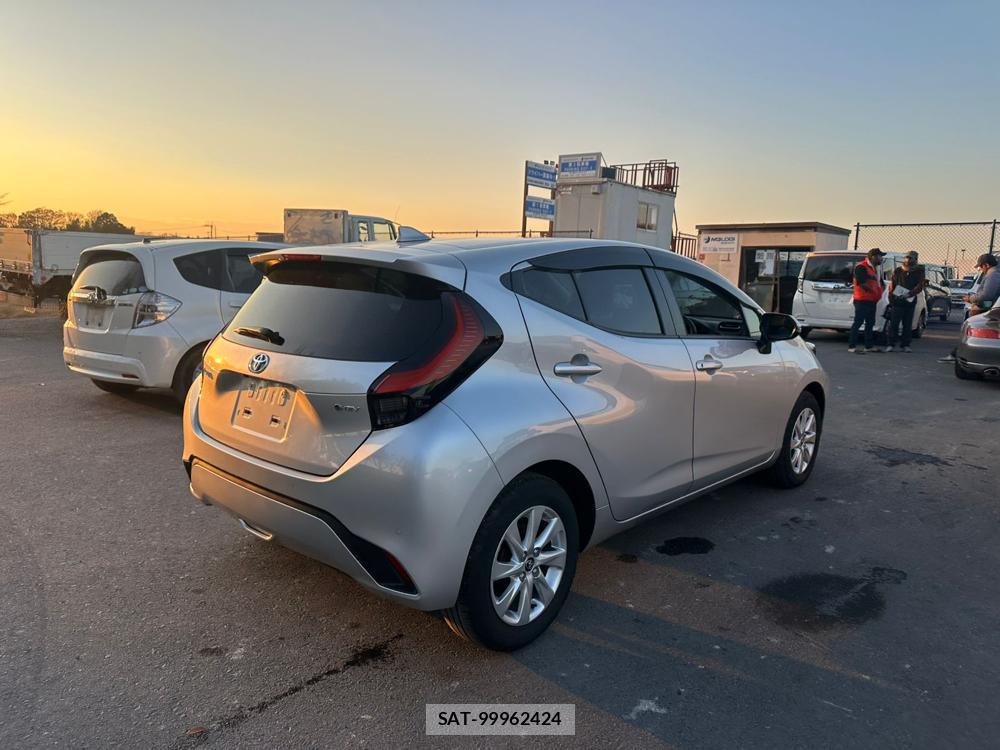 Toyota AQUA 2025 1797344-4