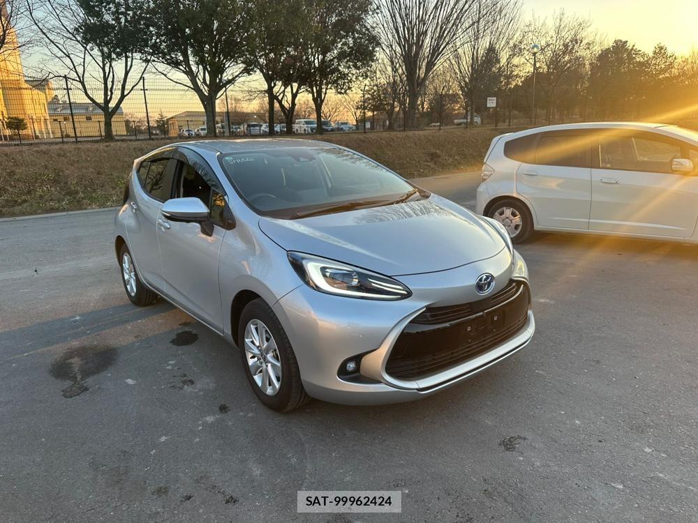 Toyota AQUA 2025 1797344-6
