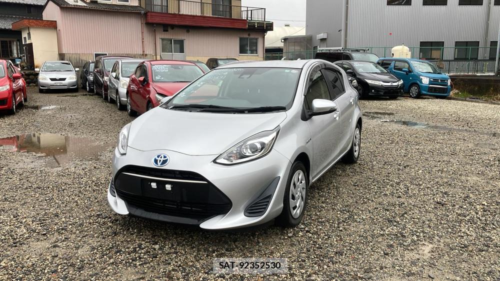 Toyota AQUA 2017 2016162-0