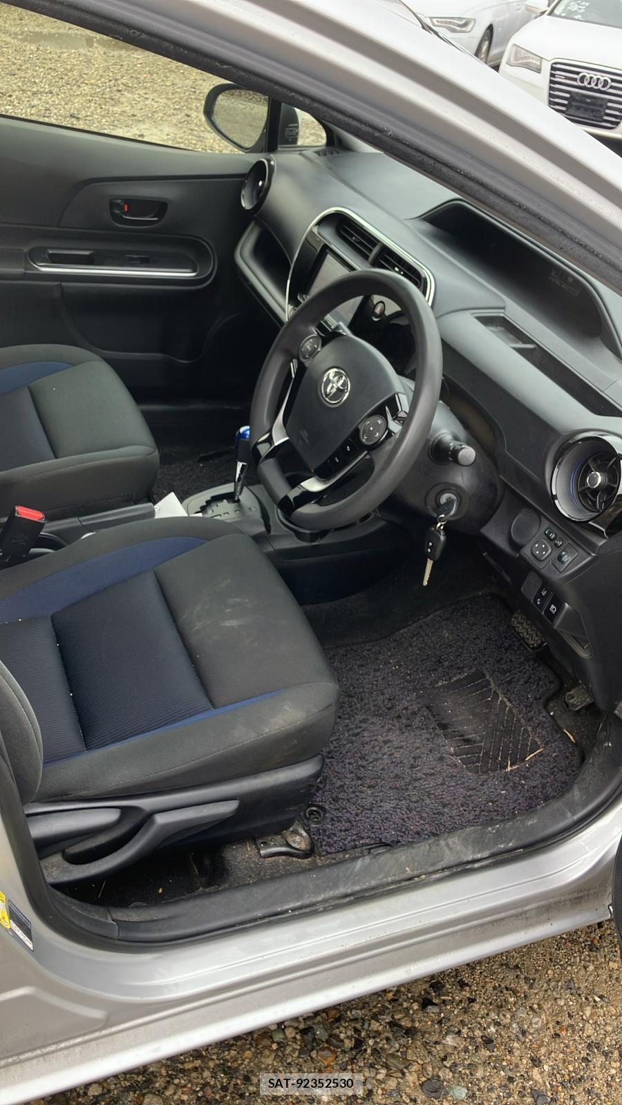 Toyota AQUA 2017 2016162-11