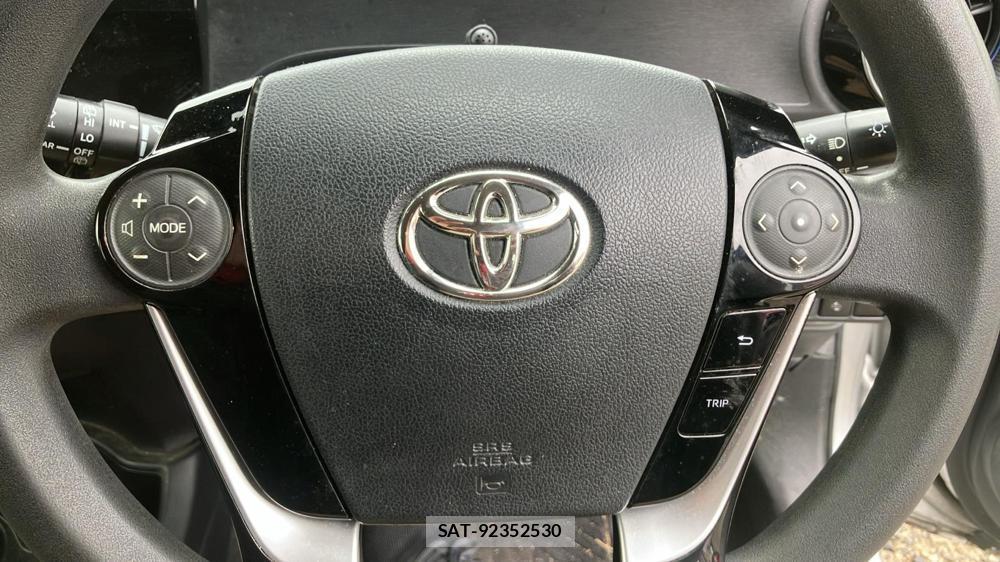 Toyota AQUA 2017 2016162-14