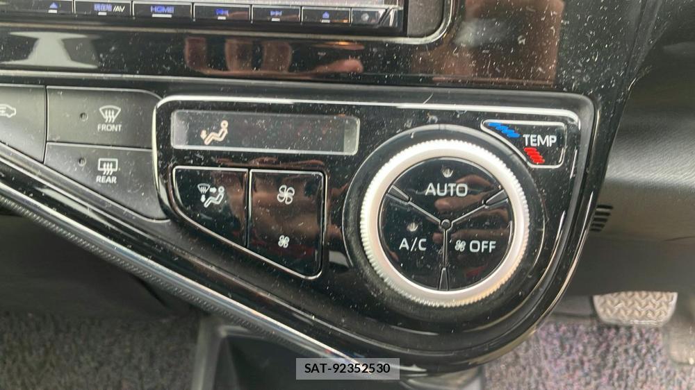 Toyota AQUA 2017 2016162-17