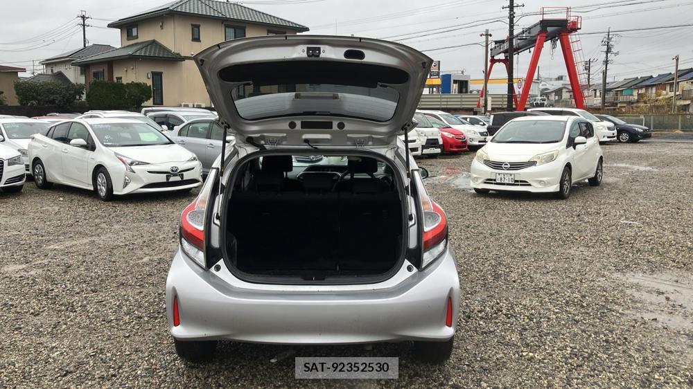 Toyota AQUA 2017 2016162-23