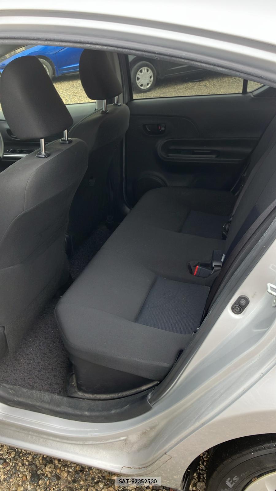 Toyota AQUA 2017 2016162-8