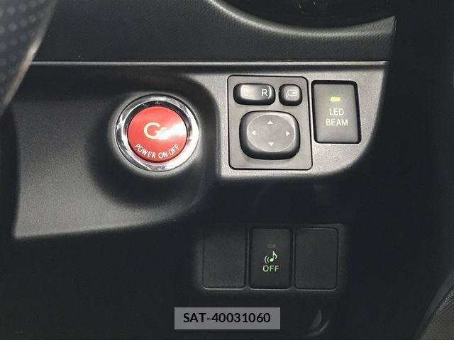 Toyota AQUA 2015-04 2827504-17
