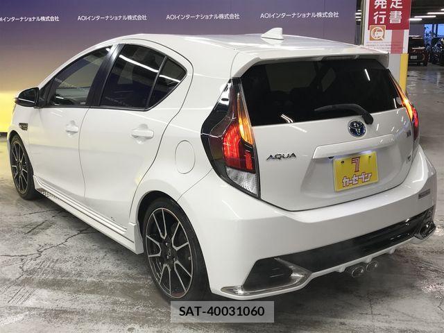 Toyota AQUA 2015-04 2827504-3