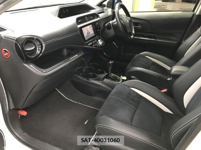 Toyota AQUA 2015-04 2827504-6