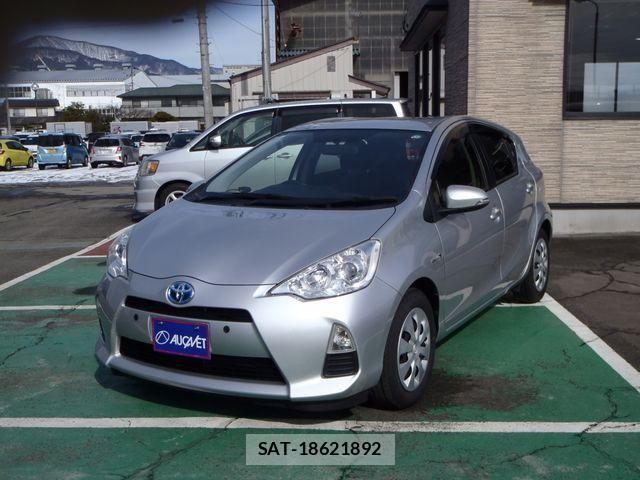 Toyota AQUA 2013-08 3659362-0