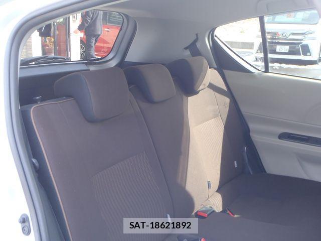 Toyota AQUA 2013-08 3659362-10