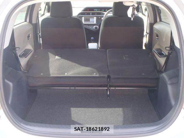 Toyota AQUA 2013-08 3659362-13
